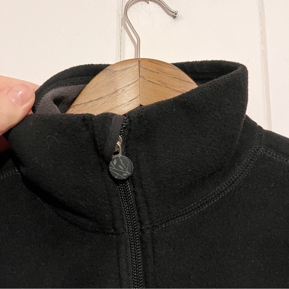 MEC Black Zip Up Polartec Fleece Jacket. Size Medium. - Picture 4 of 12